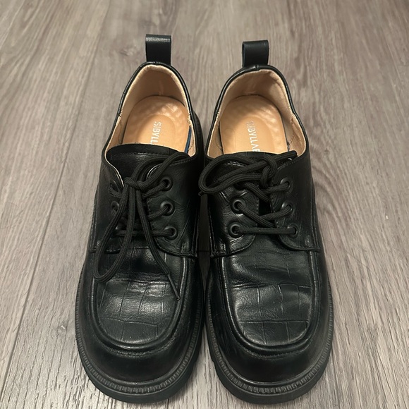 Black Lace-Up Chunky Loafers - Picture 2 of 5